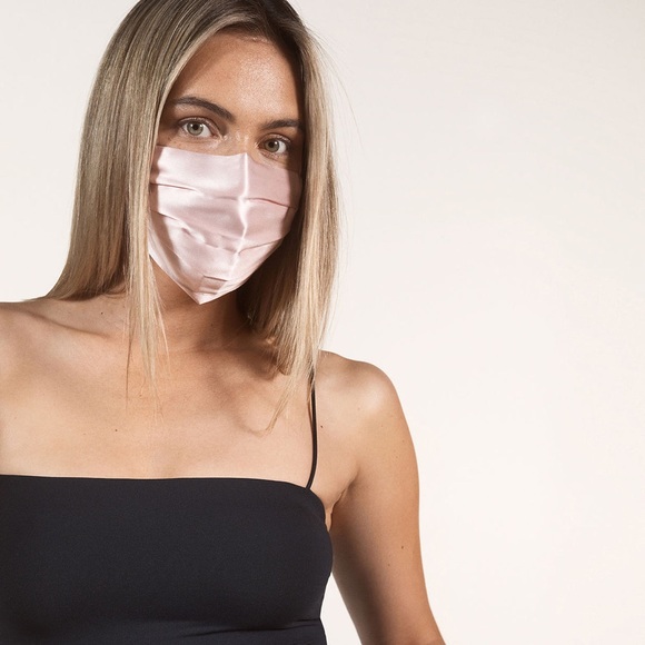 Slip Blush Silk Face Mask - Picture 3 of 3
